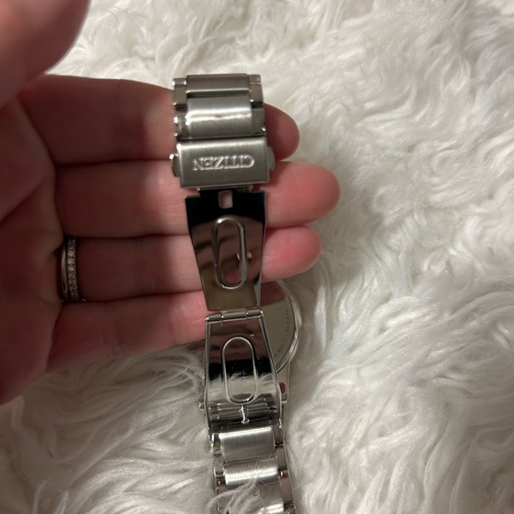 Citizen Silver Tone Men's Watch - Picture 3 of 6